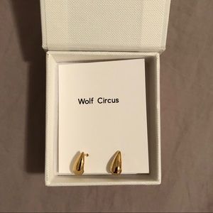 Wolf Circus Dune Baby Studs in gold